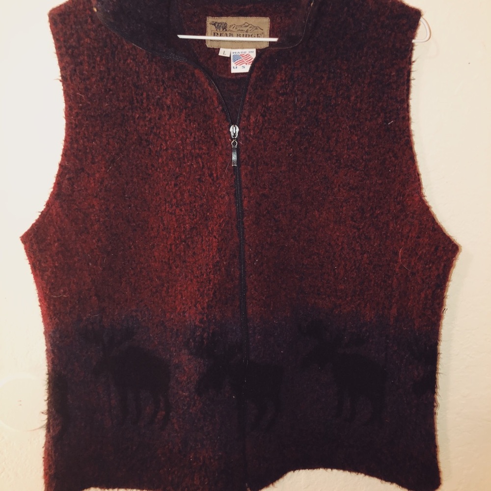 Fuzzy Vest w/ Moose Pattern